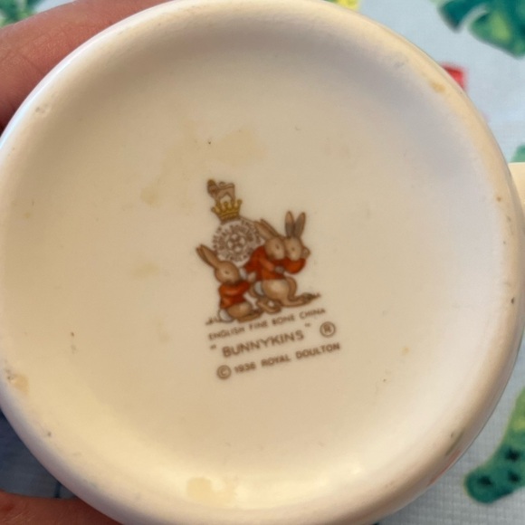 Bunnykins Royal Doulton Peter Rabbit cup - Picture 4 of 5